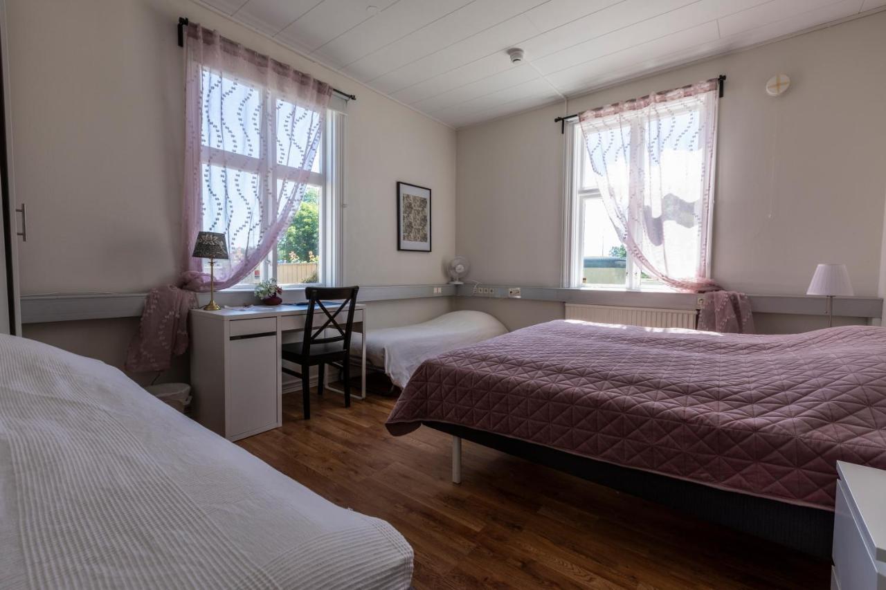 Jaernvaegshotellet B&B سكارا المظهر الخارجي الصورة